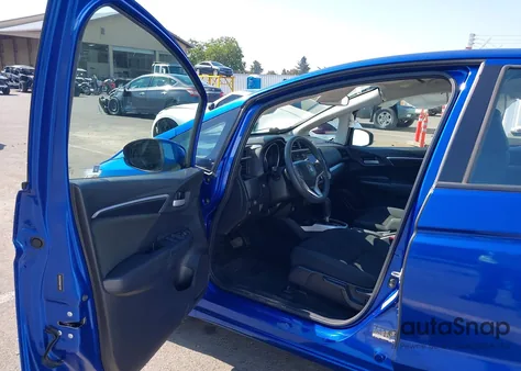 2017 Honda Fit Lx из США, поврежденный, VIN 3HGGK5H56HM710357